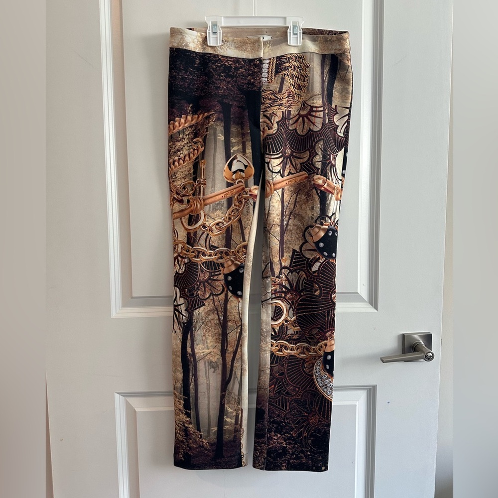 Noize Printed Stretch Leggings in Brown, Black and Gold